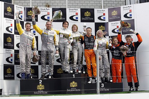 SEAT Cupra Cup: Dames-equipe slaat toe in twee-uursrace